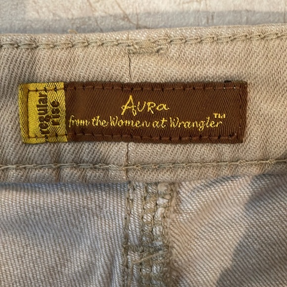 Aura by wrangler cotton khaki jeans 5 pocket size 12 regular. Regular rise. - Picture 9 of 13